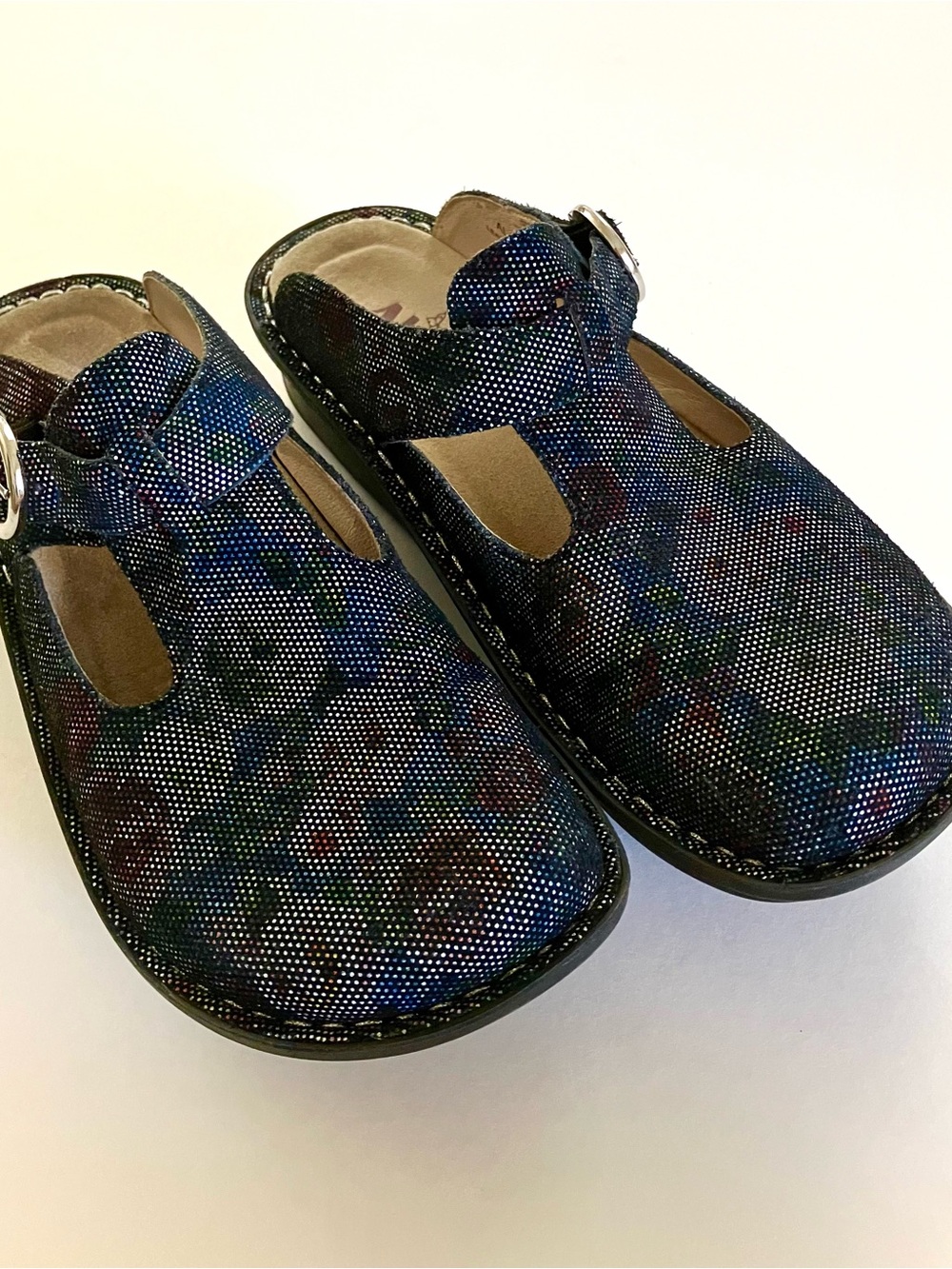 Alegria Work Clog. Size 37EU. Metalilic floral Design.